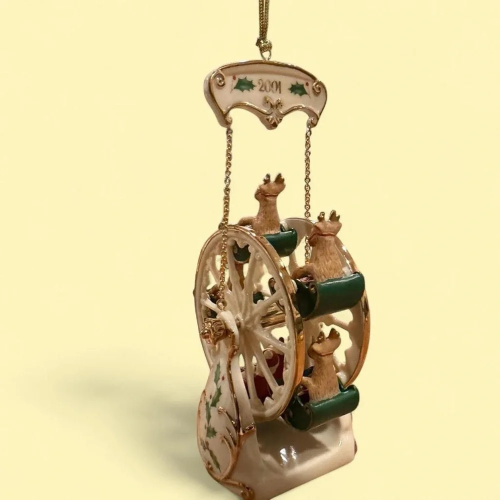 Lenox 2001 Cream Green Reindeer Holiday Wheel Ornament